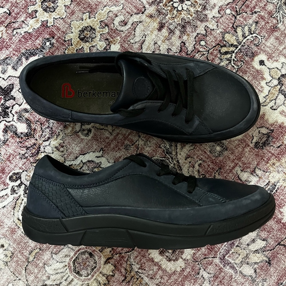 Berkemann Stretch women shoes NWT. Sz 6 1/2